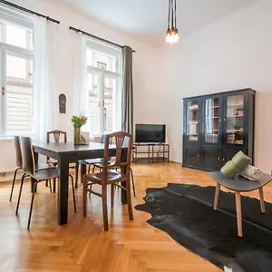 Grand Soho Ii וינה