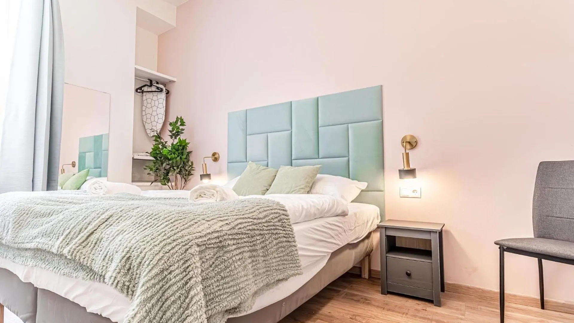 Queen Bed Central Barrier-Free Studio With Kitchen Vienna