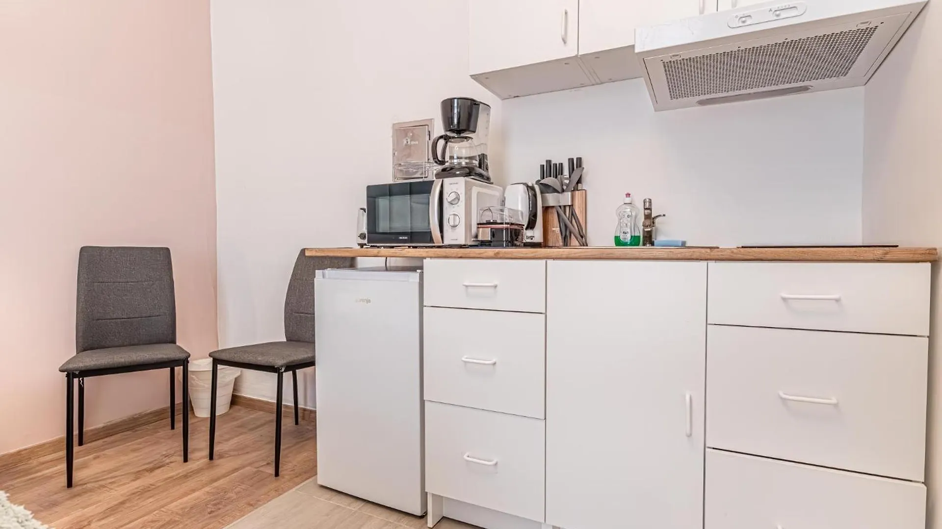 Apartment Queen Bed Central Barrier-Free Studio With Kitchen Vienna Austria